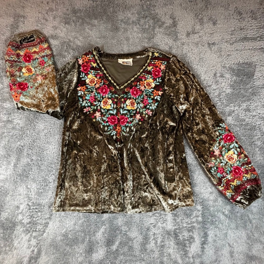Savanna Jane Olive Green Crushed Velvet Floral Embroidered V-Neck Top Medium